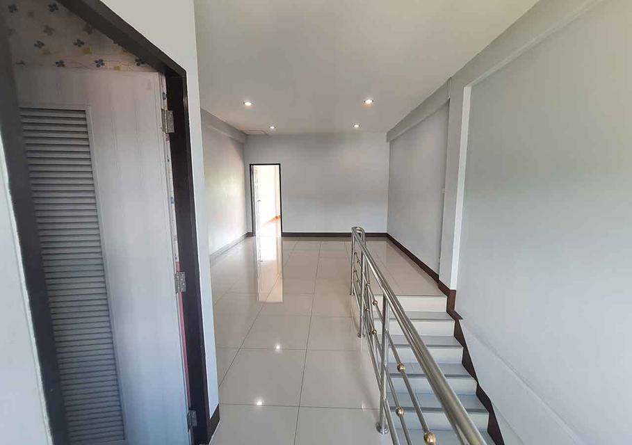 ตึกแถวติดถนนสายหลัก ใกล้ห้างแม็คโคร ขายถูกกว่าข้างเคียงแน่นอน สภาพดีมาก 15