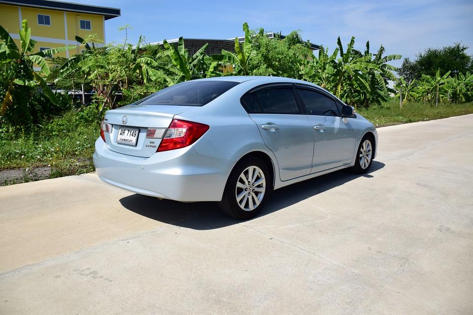 ขายเพียง 248000 บาท ปี2012 รถสวยมือเดียวจากป้ายแดง CIVIC FB 1.8E เบาะหนังแท้ไฟฟ้า แอร์จอ  ครูสคอลโทล กุญแจรีโมท2ดอกครบขับดี โทร 0957401229ไดีไลน์UTBP  15
