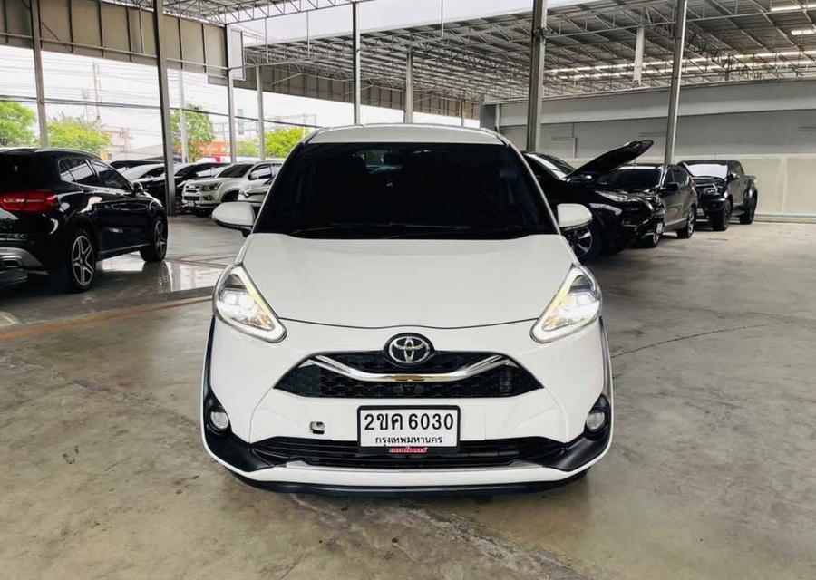 TOYOTA SIENTA ปี 2020 สีขาวสภาพดี