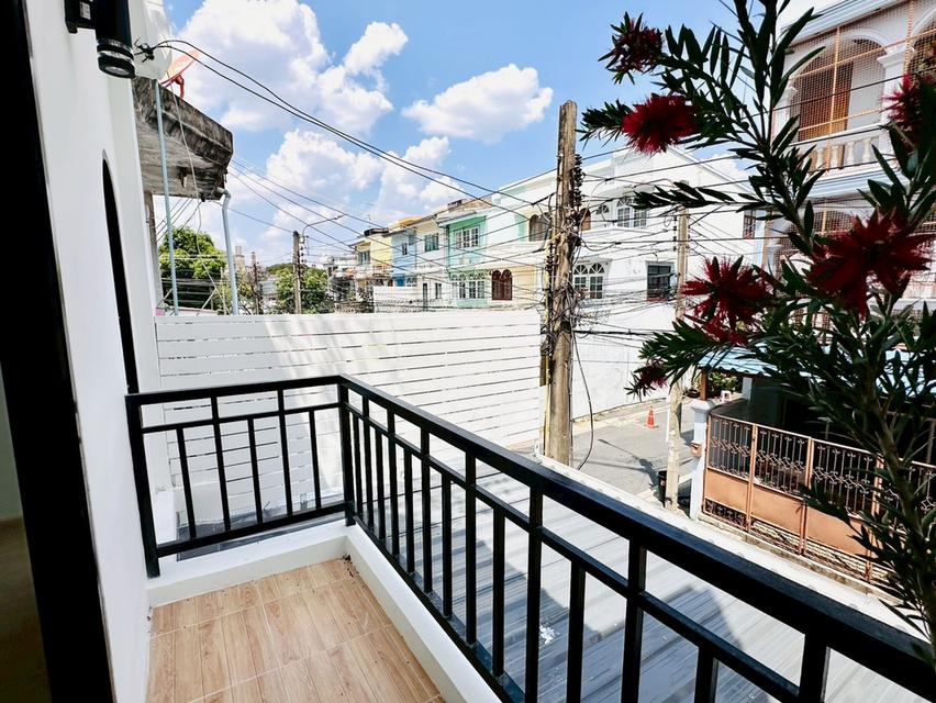 ขายทาวน์โฮม 3 ชั้น 16.5 ตรว. สุทธิสาร-รัชดา-ห้วยขวาง ใกล้mrt,bts ใจกลางเมือง เดินทางสะดวก พร้อมเข้าอยู่ 15