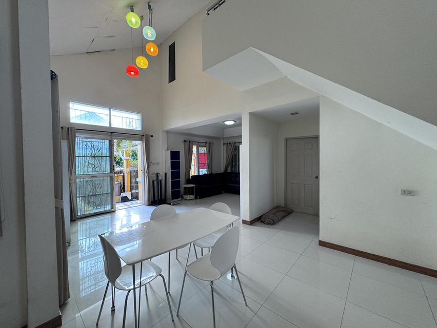 N182 ขายบ้านแฝดชั้นครึ่งบ้านหลังมุม พร้อมเฟอร์ หมู่บ้านสินทรัพย์ 2 ถนนรังสิตนครนายกคลอง 4 บ้านหลังมุมน่าอยู่ตกแต่งแนวสวนแบบธรรมชาติ มีพื้นที่ข้างบ้าน 18