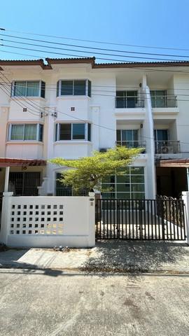 For Sale : Ratsada, 3-Story Townhouse, 3 Bedrooms 3 Bathrooms 1