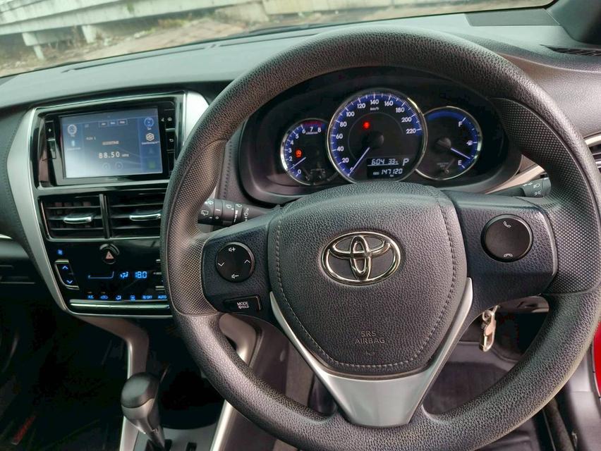 TOYOTA YARIS 1.2 MID Hatchback สีแดง ปี 2020 7