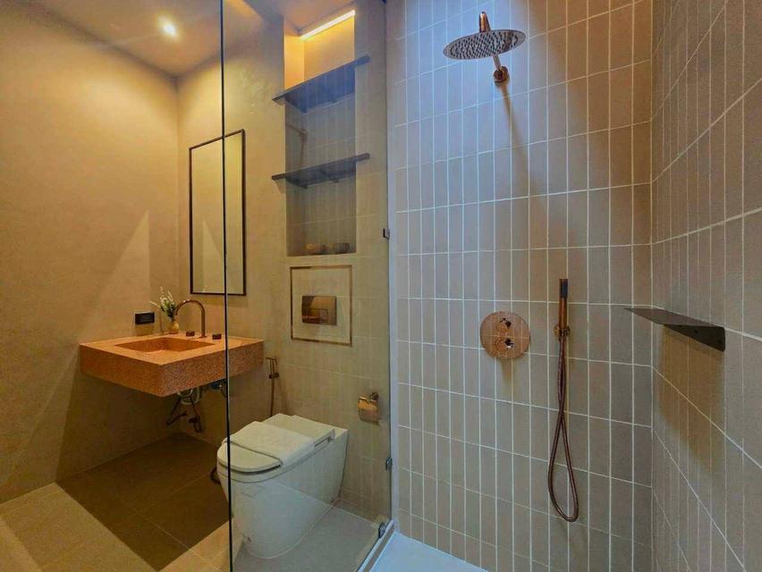 Newly built luxury pool villa for sale in the heart of Pattaya. 16