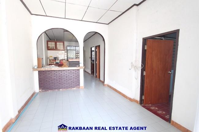 ขาย ทาวน์เฮ้าส์ชั้นเดียว ช.รุ่งเรือง 3 ติวานนท์ 22 (ใกล้ซอยเทพพนม) เนื้อที่ 25 ตรว. 3ห้องนอน 1ห้องน้ำ 1ห้องครัว มุ้งลวด เหล็กดัด พร้อมอยู่ 7