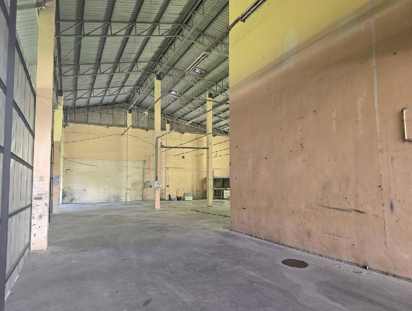 ให้เช่าโกดังพร้อมสำนักงาน 2 ชั้น / พื้นที่ใช้สอยรวม 600 ตารางเมตร / ทำเลย่านโชคชัย 4 / ซอยลาดพร้าววังหิน 47 4