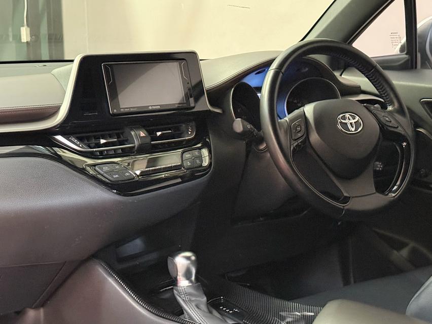 2019 TOYOTA CHR 1.8 MID รุ่น TOP เบนซิน รถมือเดียวออกป้ายแดง รถวิ่งน้อย สภาพป้ายแดง รถไม่เคยมีอุบัติเหตุ รูปที่ 12
