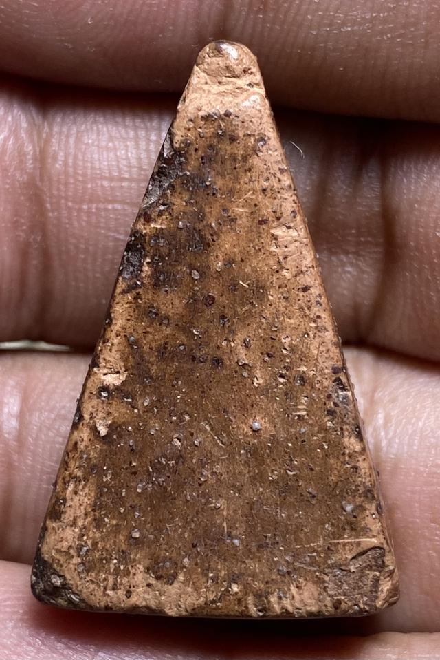 พระนางพญาพิมพ์ใหญ่เก่า รูปที่ 2