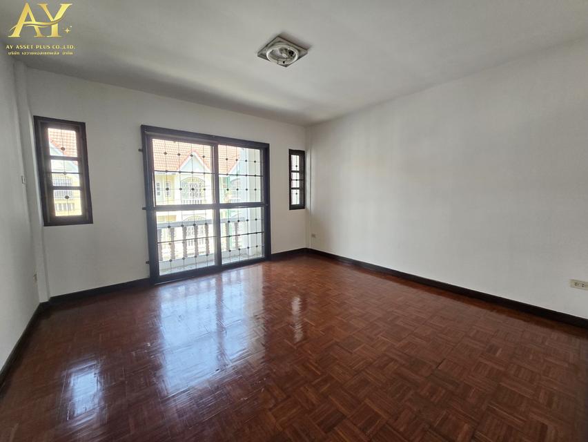 ขายตึก3.5ชั้น รีโนเวทแล้ว มบ.ศิรินเทพ9 ซ.มีสทีน ราษฎร์พัฒนา รามคำแหง2.5MB. 10