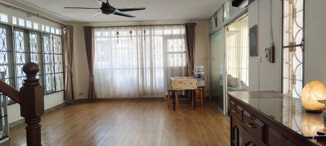 ให้เช่าบ้านเดี่ยว 2 ชั้น หมู่บ้านวรารักษ์ ทำเลดีใกล้ห้างแฟชั่นไอส์แลนด์ จังหวัดกรุงเทพมหานคร 9