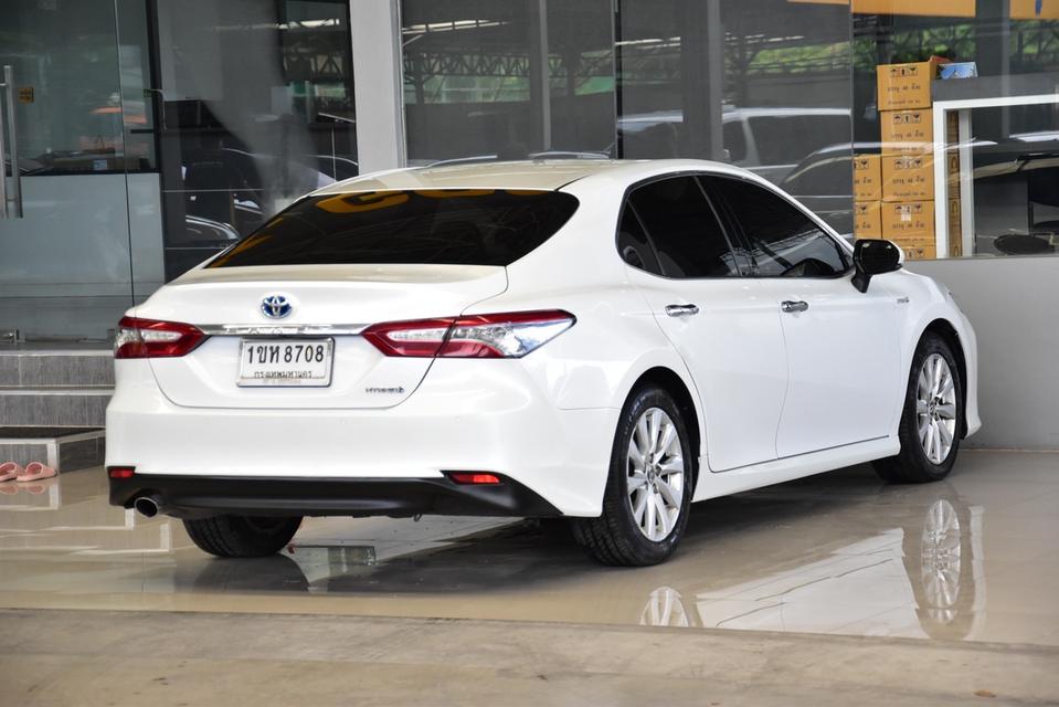 รหัสรถ TKG8708 TOYOTA CAMRY 2.5 HYBRID ปี 2021 2