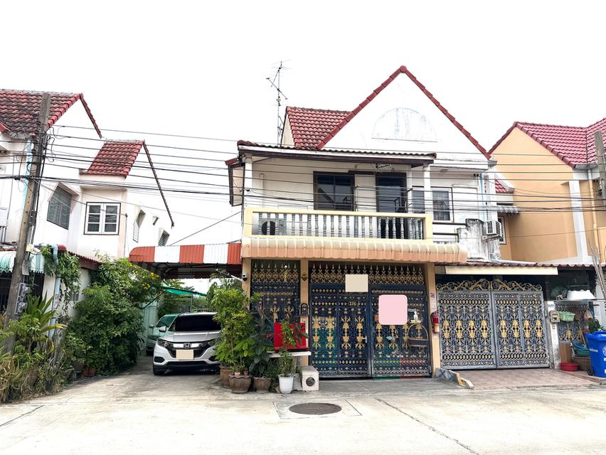 ทาวน์เฮาส์ 2 ชั้น ติดทางขึ้นทางด่วนกาญจนา เทพารักษ์