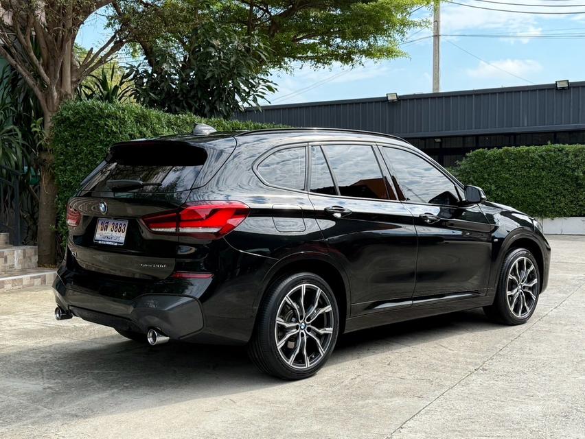 2022 BMW X1 20D MSPORT LCI รถมือเดียวออกป้ายแดง รถวิ่งน้อย ไม่เคยมีอุบัติเหตุ วารันตีศูนย์ยังเหลืออีกนานครับ 3