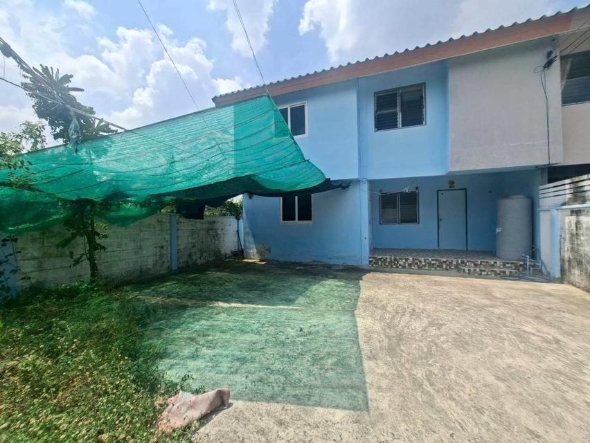 ขายบ้านทาวน์เฮ้าส์ 2 ชั้น หลังมุม หมู่บ้านเอื้ออาทร คลอง2 3