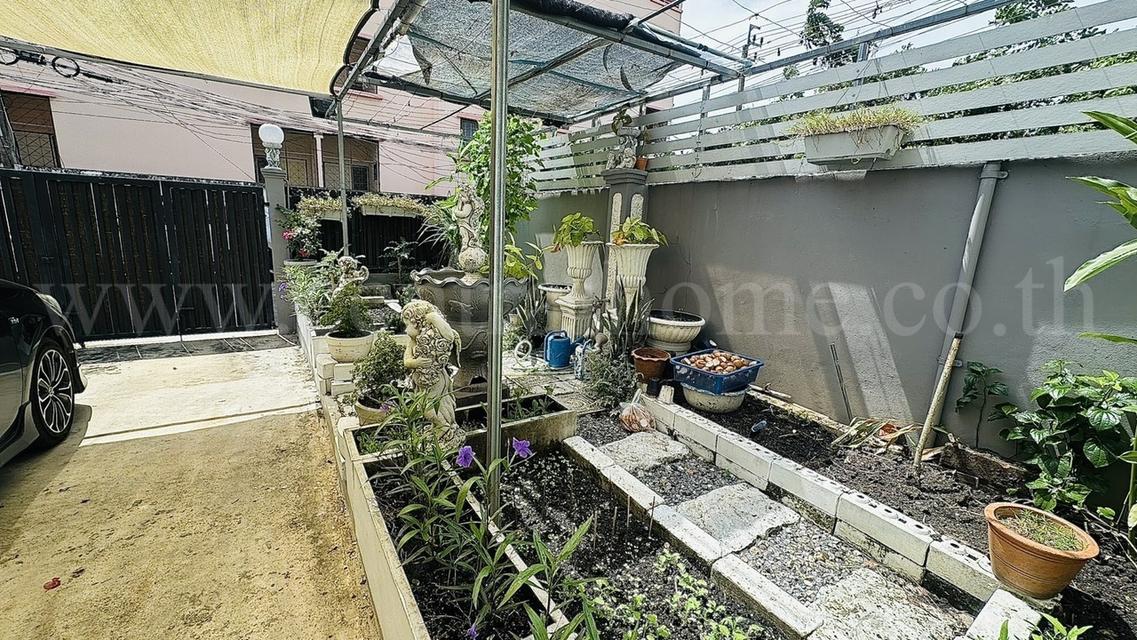 ทาวน์โฮม 3 ชั้น 45 ตร.วา ซอยรามคำแหง 65 (ลาดพร้าว 122 มหาดไทย) พร้อมอยู่ 3