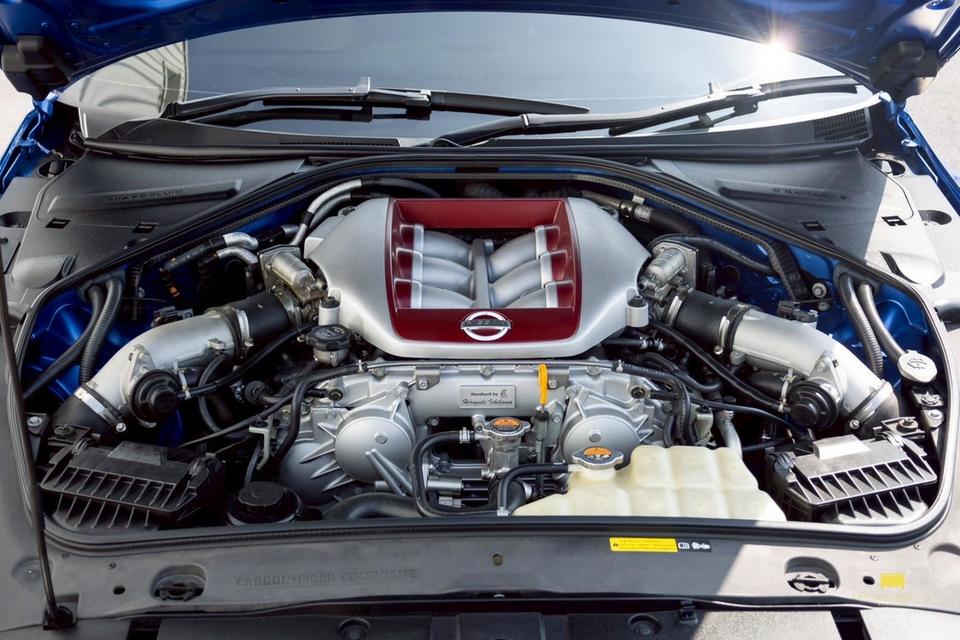 NISSAN GT-R R35 2019 – 50th รูปที่ 18