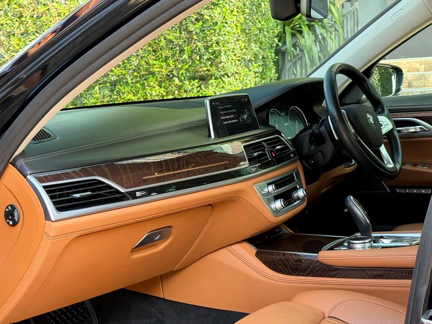 2019 BMW SERIES 7 PURE EXCELLENCE รถมือเดียวออกป้ายแดง รถวิ่งน้อย เข้าศูนย์ตามระยะ รถไม่เคยมีอุบัติเหตุครับ 10