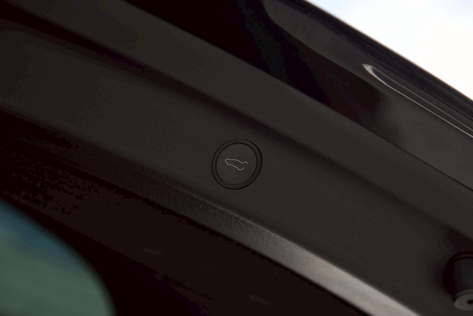 TESLA Model Y Long Range AWD AT 2023 6
