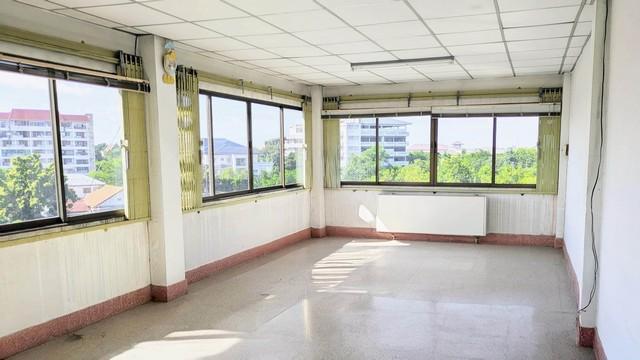 ให้เช่าอาคาร3คูหาย่านจอมทอง พระราม2ซอย33ใกล้โรงเรียนรุ่งอรุณและทางด่วนพระราม 2 5