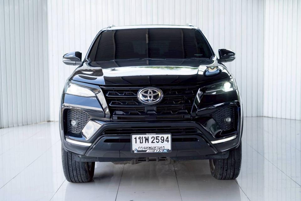 TOYOTA FORTUNER 2.4V Leader 2WD ปี 2020 (จด 2021)