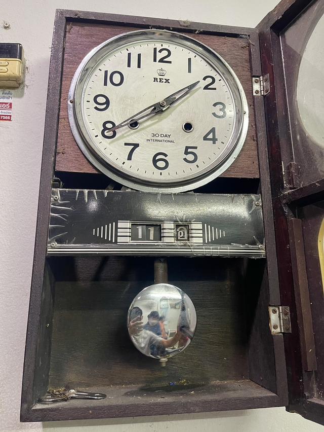 นาฬิกาไขลานโบราณ นาฬิกาแขวนผนังโบราณ ทรงสี่เหลี่ยม ตรามงกุฎ 6