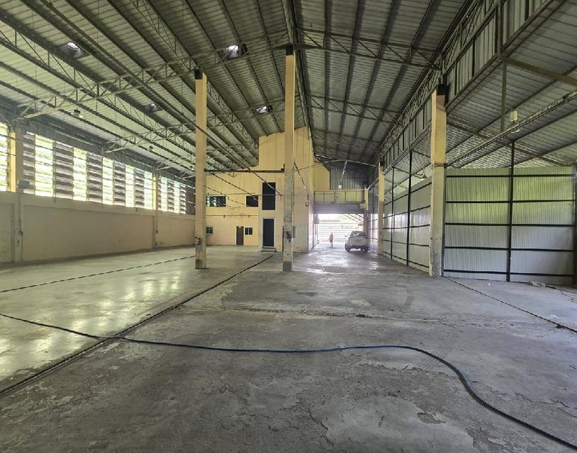 ให้เช่าโกดังพร้อมสำนักงาน 2 ชั้น / พื้นที่ใช้สอยรวม 600 ตารางเมตร / ทำเลย่านโชคชัย 4 / ซอยลาดพร้าววังหิน 47 12