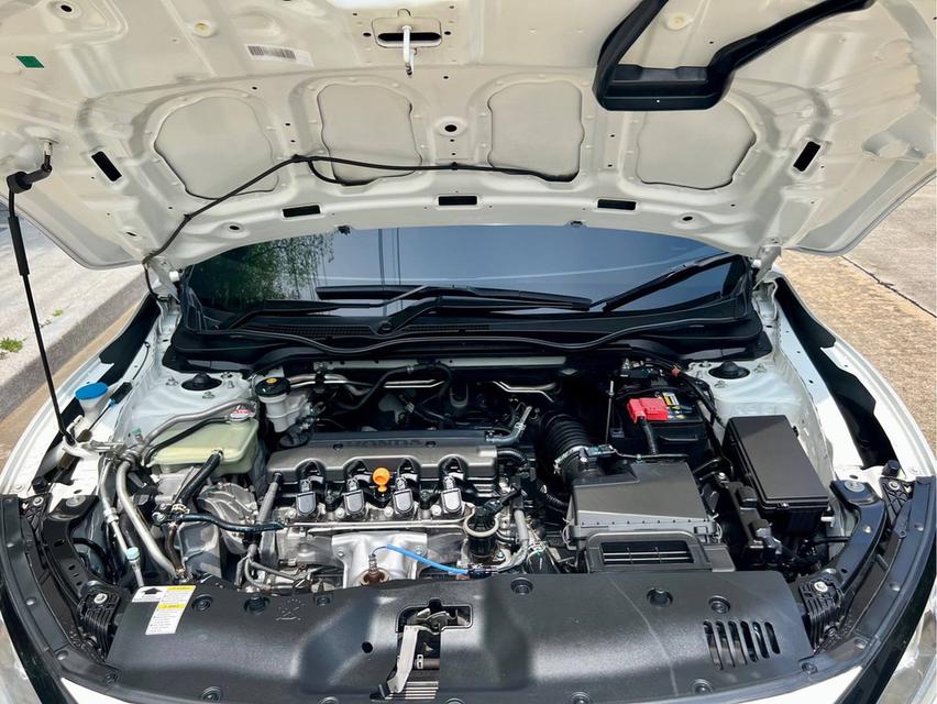 Honda Civic FC 1.8E ปี 2018  ผู้หญิงใช้ 86,700km 9