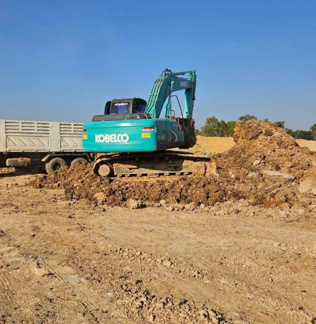 ขายรถแม็คโคร Kobelco SK210 มือสอง 4