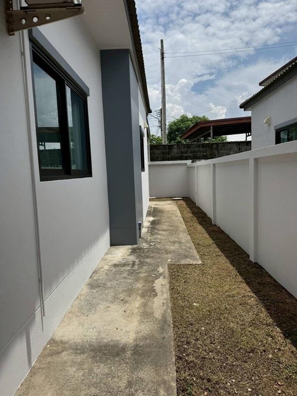 ขายบ้านเดี่ยวชั้นเดียว 50 ตร.วา ไร่กล้วย ศรีราชา พร้อมอยู่ ทำเลน่าอยู่ เหมาะทั้งอยู่อาศัยและลงทุน Tel 06-28926536 19