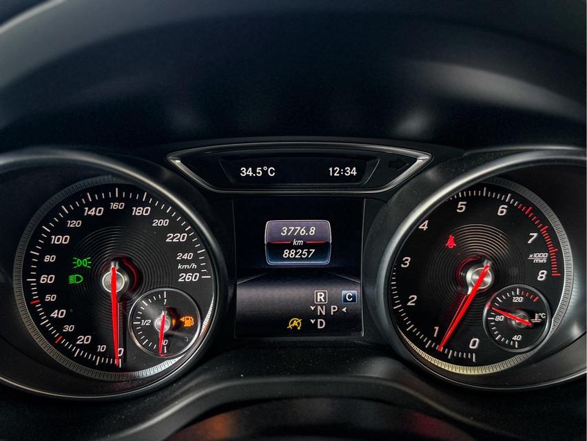 รหัสรถ WRT8281 2018 MERCEDES BENZ, CLA200 URBAN 1.6 เทอร์โบ 156 hp 7 Speed 12
