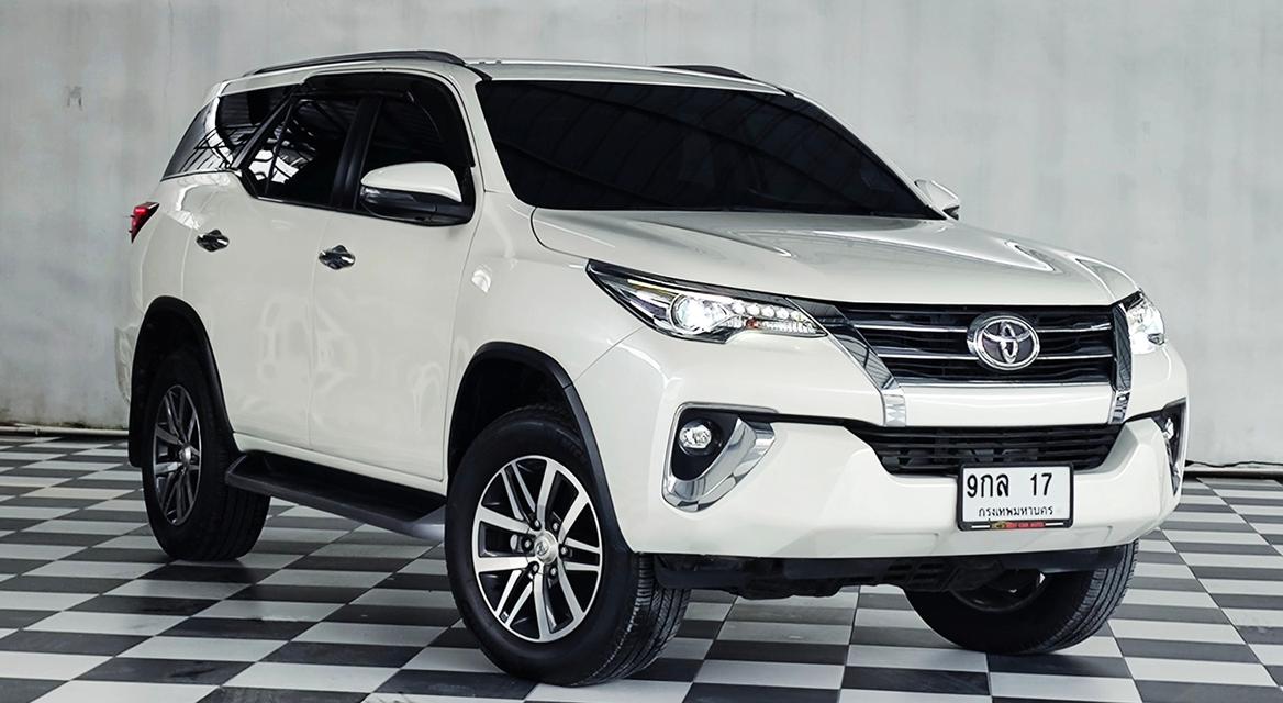 2017 TOYOTA NEW FORTUNER 2.4 V.4WD.SIGMA4 DISC 4 ล้อ 5