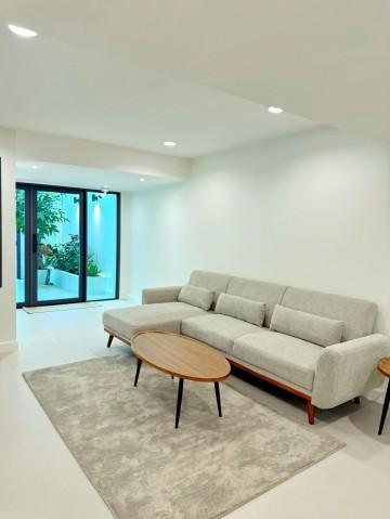 เอกมัย ปรีดี ให้เช่าทาวน์โฮม 3 ชั้นรีโนเวทใหม่ 3 นอน รร.นานาชาติเซนต์แอนดรูว์ กรุงเทพฯ 150 ม. 3 น้ำ 23 ตร.ว. 180 ตร.ม.BT 8