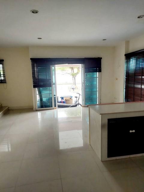 PP457 ขายทาวน์เฮ้าส์ 2 ชั้น โครงการ เนอวานา คลัสเตอร์ รามคำแหง 12