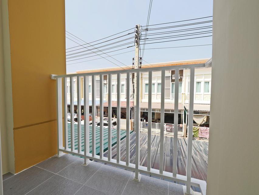 ขายทาวน์เฮ้าส์ 2 ชั้น ม.โกลเด้นทาวน์ โครงการ2 พระราม2-พันท้ายนรสิงห์ ขนาด 19.2 ตร.ว. 4 ห้องนอน 2 ห้องน้ำ ขาย 1.99ล้าน 19