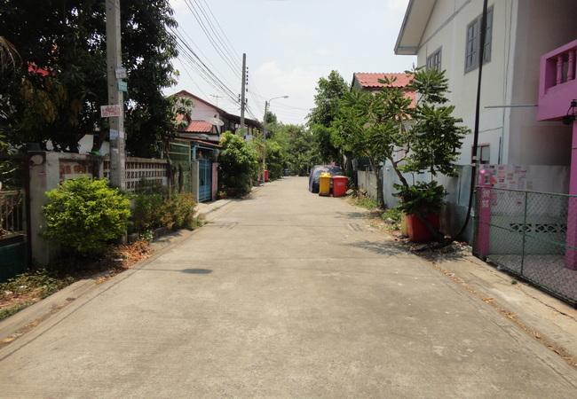 ขายบ้านเดี่ยว หมู่บ้านเปี่ยมเจริญ ขจรวิทย์ เนื้อที่ 39.5 ตร.ว. 5 นอน 4 น้ำ สภาพดี 10