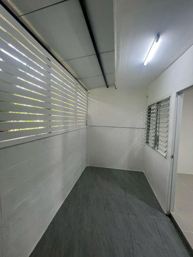 ขายทาวน์เฮาส์ 2 ชั้น เนื้อที่ 18 ตรว. ถนนเมน หมู่บ้านพนาสนธิ์ 6 ถนนนิมิตใหม่ 7 แขวงมีนบุรี เขตมีนบุรี กรุงเทพมหานคร  7