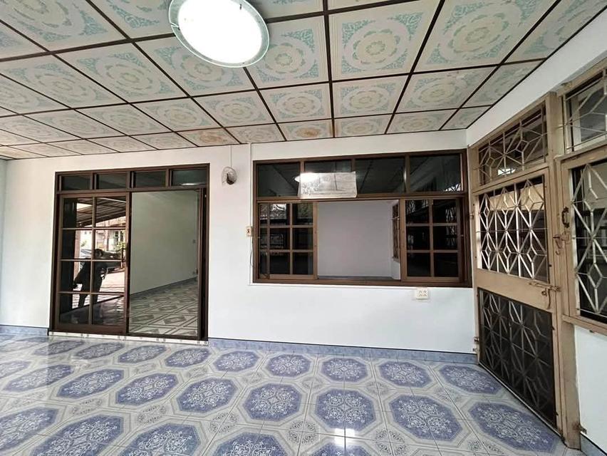 ให้เช่าบ้านลาดพร้าว ถนนโชคชัย4 ใกล้โรงบาลเปาโล บ้านตกแต่งใหม่ 3นอน 2น้ำ 2ที่จอดรถ จดทะเบียนบริษัทได้ 11