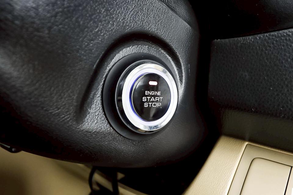 HYUNDAI H1 2.5 DELUXE 2011  13