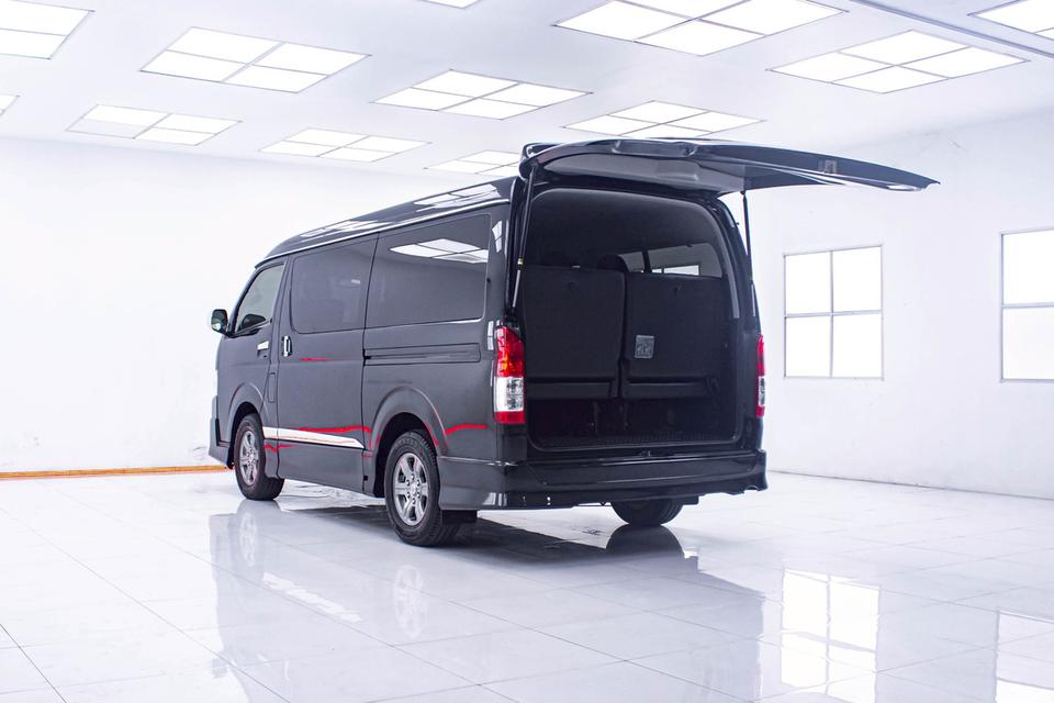 TOYOTA VENTURY 3.0 V 2015