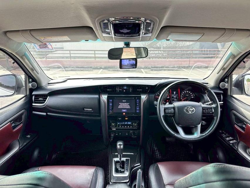 รหัสรถ QT2742 Toyota Fortuner 2.8 TRD เกียร์ออโต้ 4WD สีขาวมุก ปี2017 จด2017 แท้ 18