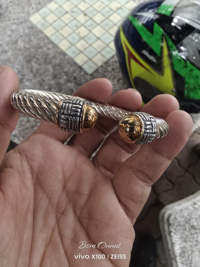 กำไลเงินข้อมือตอกโค๊ต 92.5 c 14k ตัวเรือนเป็นเงินรวมน้ำหนัก 42.25ตัวเรือนเป็นเงินตรงหัวเป็นทองเค 14K 10