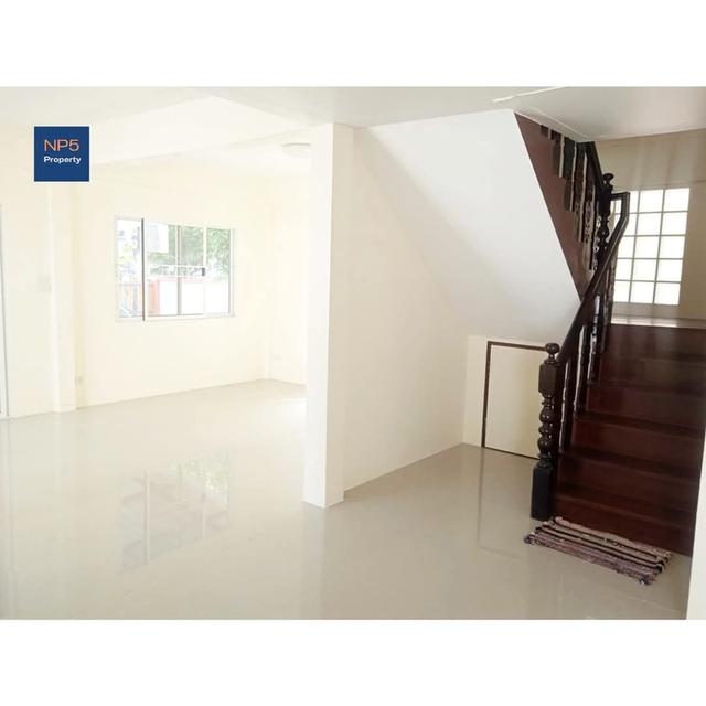 ่ขายบ้านเดี่ยว 3 ชั้น มีชั้นดาดฟ้า รีโนเวทใหม่ พร้อมอยุ่ บ้านสวย ทำเลดี ใกล้รถไฟฟ้าสีแดง 7