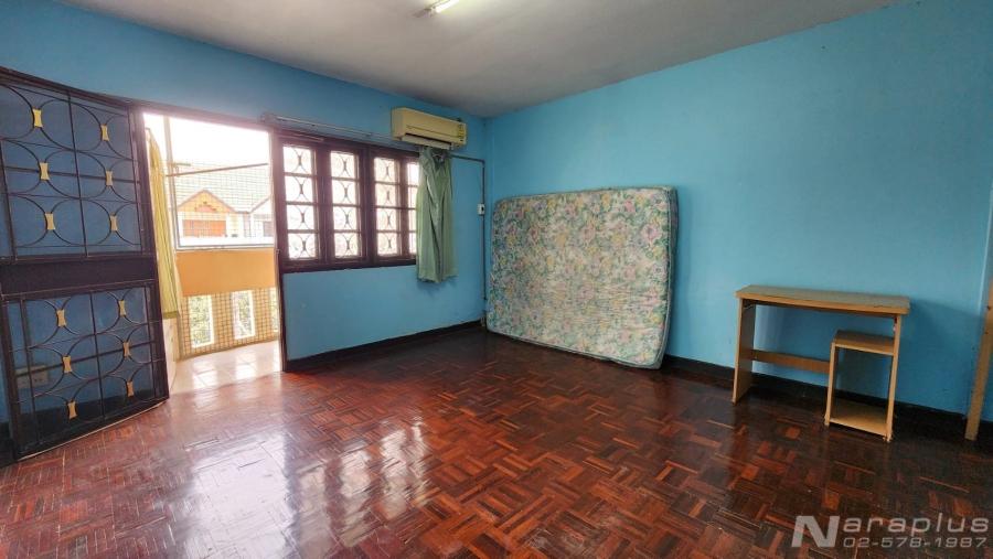 Listing No. 68040558 : ทาวน์โฮม 3 ชั้น เล่นระดับ 4 ห้องนอน บนที่ดินขนาด 26 ตร.ว. หมู่บ้านมโนรมย์ 4 เลี่ยบคลองสอง คลองสามวา กรุงเทพฯ 18