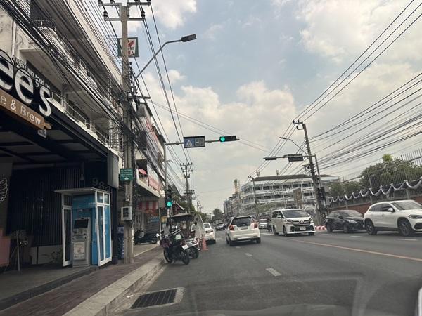 ขายด่วน! อาคารพาณิชย์ 3.5 ชั้น พร้อมผู้เช่า ทำเลทองแบริ่ง ตรงข้าม รร.เซนต์โยเซฟ โทร 092-830-9541 4