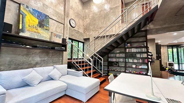 ขายบ้านหรู 3 ชั้นพร้อมเฟอร์นิเจอร์สุดคุ้มค่า 9