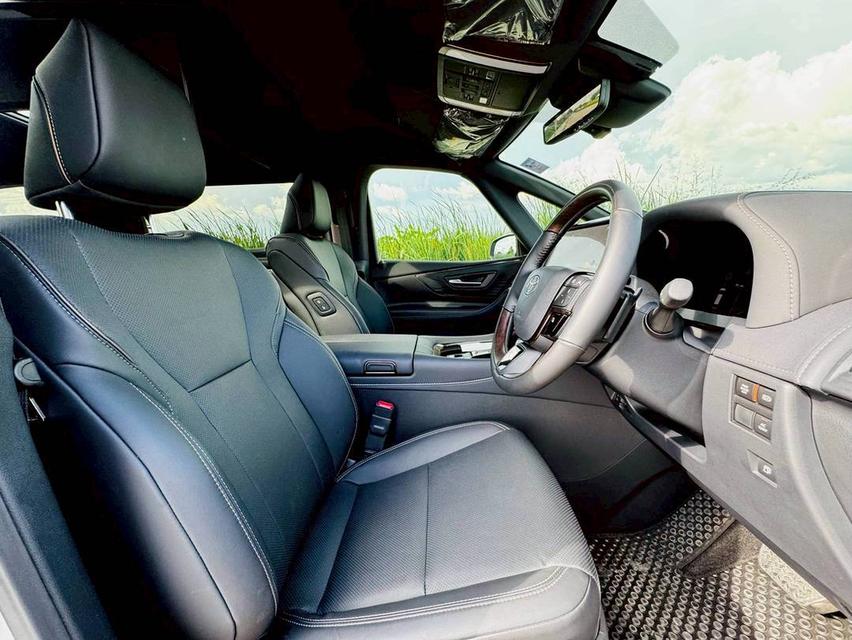 ALPHARD 40 2.5 HYBRID Z E-FOUR  6
