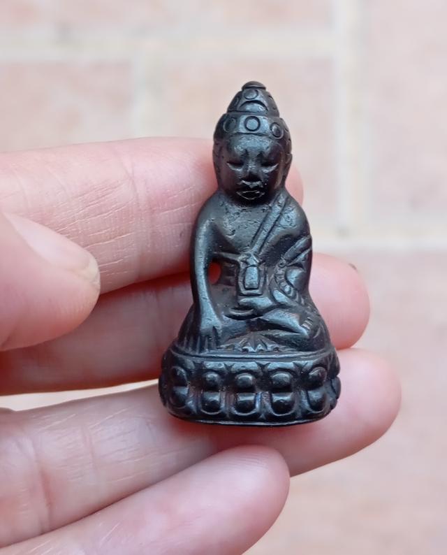 พระกริ่งเปาวเรศ วัดบวร