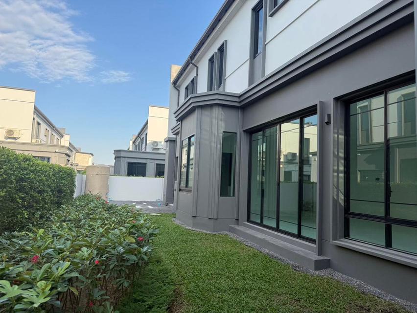 Luxury detached house for sale.Setthasiri Wongwaen-Chatuchot 3