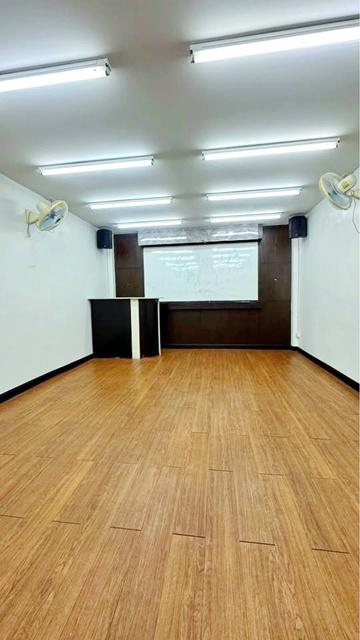 ให้เช่าอาคารพาณิชย์ 2 คูหา 5 ชั้น ตรงข้ามม.รามคำแหง 600 ม. 15แอร์ 14นอน MRT รามคำแหง 1.2 กม.รามคำแหง 37-45 7