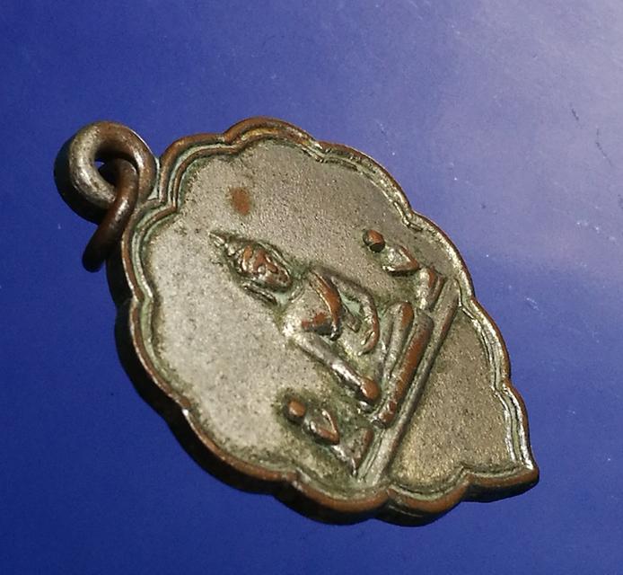 เหรียญใบโพธิ์เล็ก พระพุทธ พระอัครสาวก หลังยันต์ พระอาจารย์นวม วัดอนงค์ กะหลั่ยเงินเต็ม 3